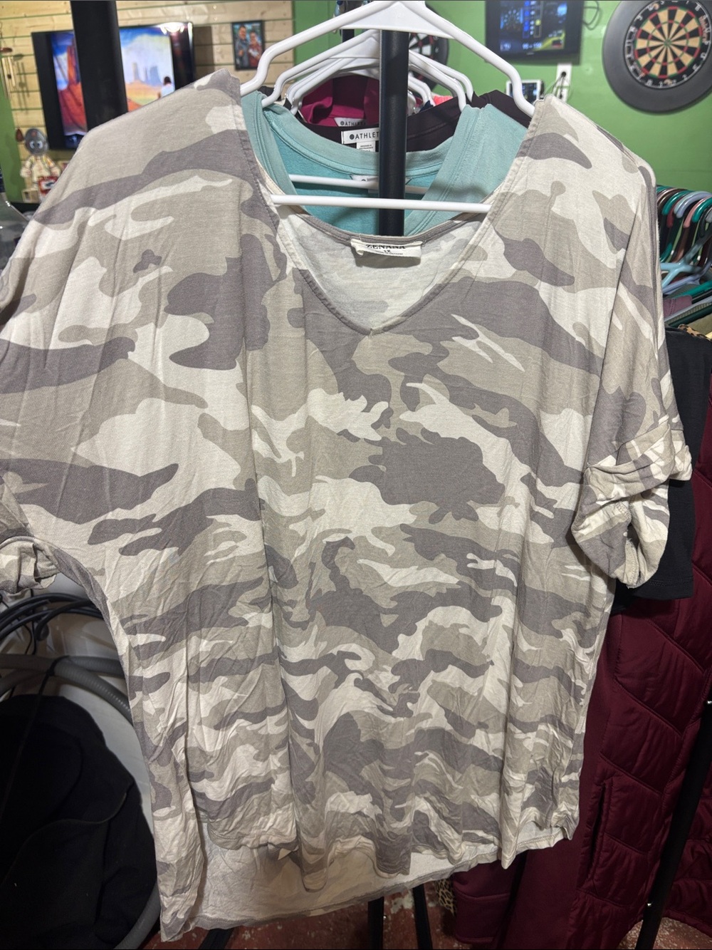 Zenana Outfitters Taupe & Cream Camo V-Neck Short Sleeve Shirt